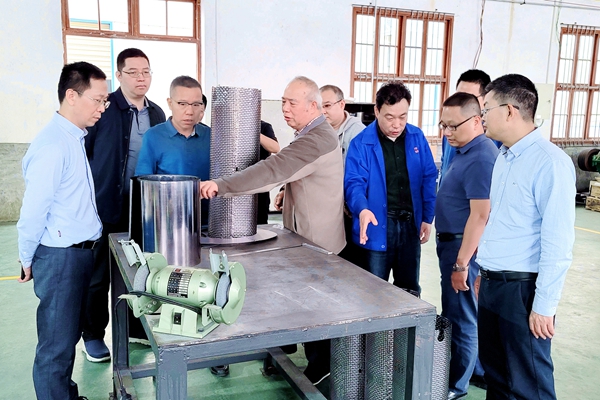 20201116有色集团总经理王晓传带队到高力新材调研（广晟新材）照片-张启达600-400 (1).jpg