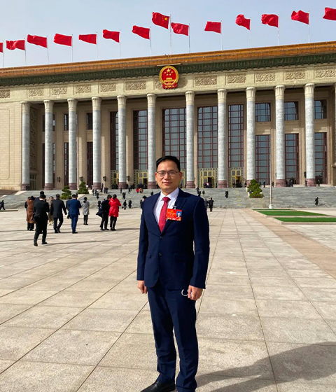 【聚焦政府工作报告】全国人大代表罗振：聚焦主业，深入实施创新驱动发展战略.jpg