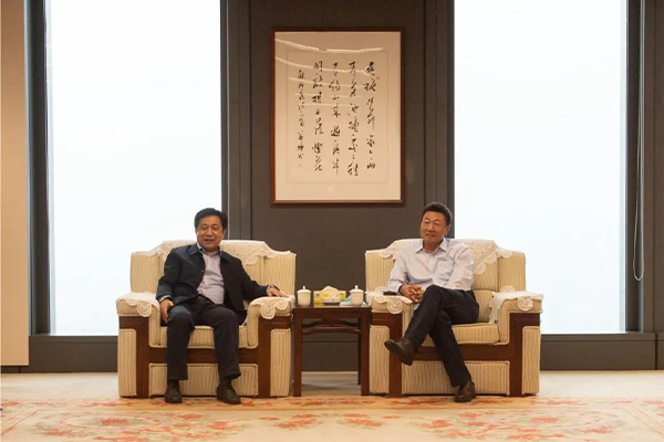 赵晖会见中铁装备集团党委书记、董事长赵华.jpg